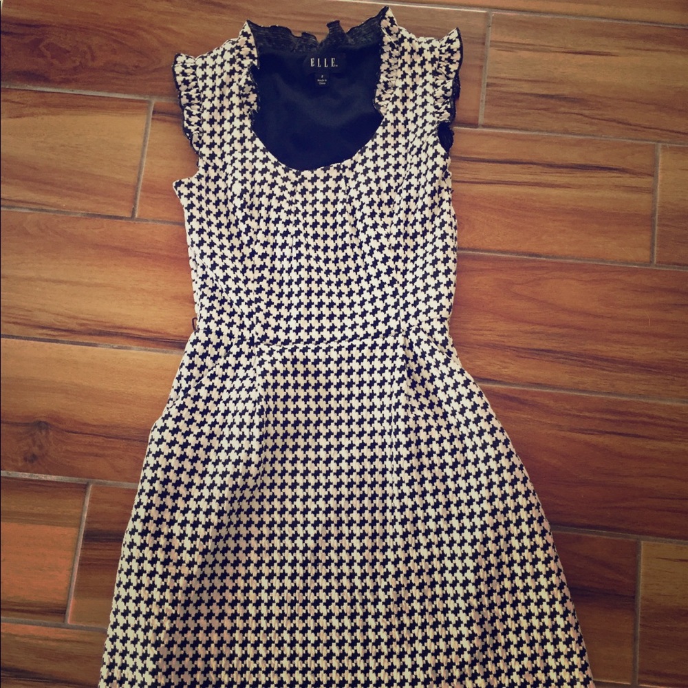 Elle houndstooth dress